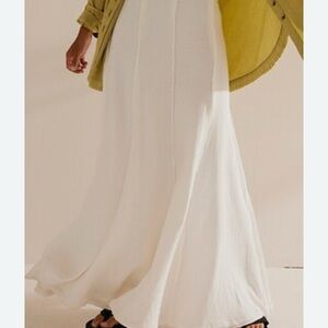 Chic White Maxi Skirt